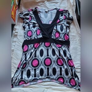 Geometric Pink and Black V-neck Blouse